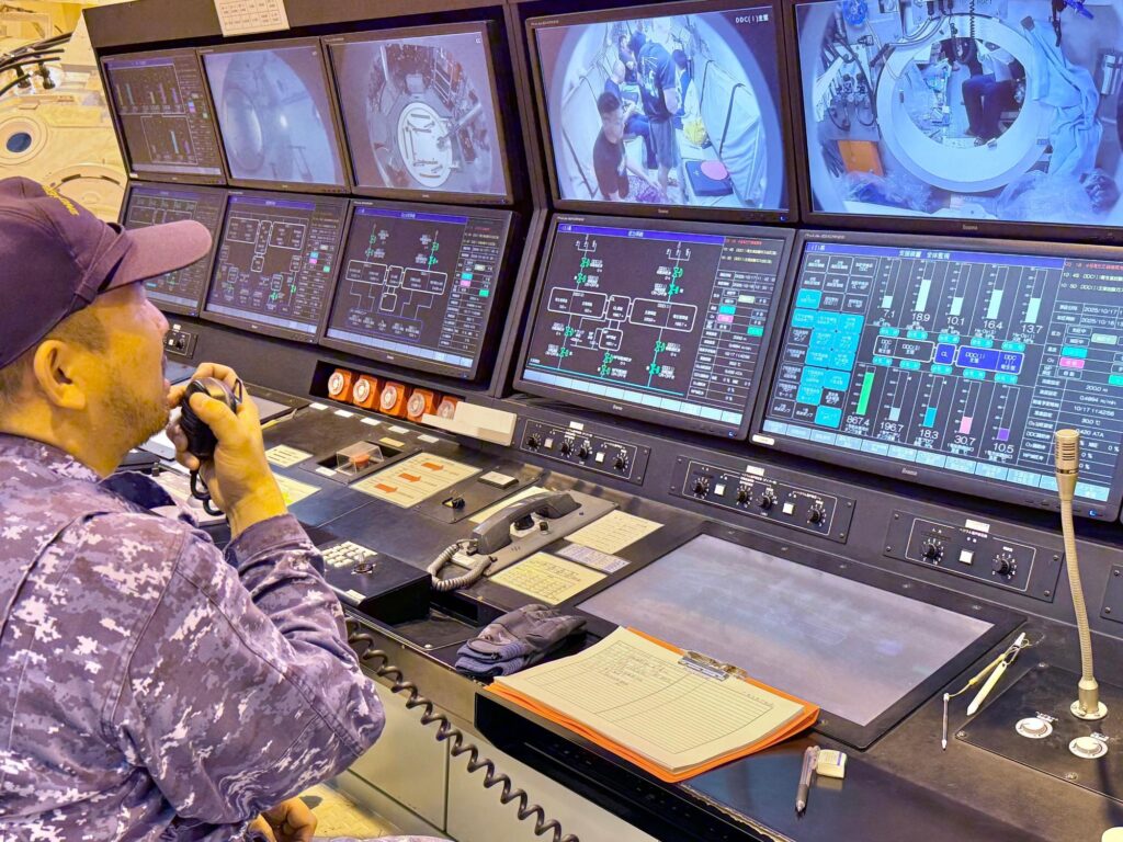 管制通信監視装置